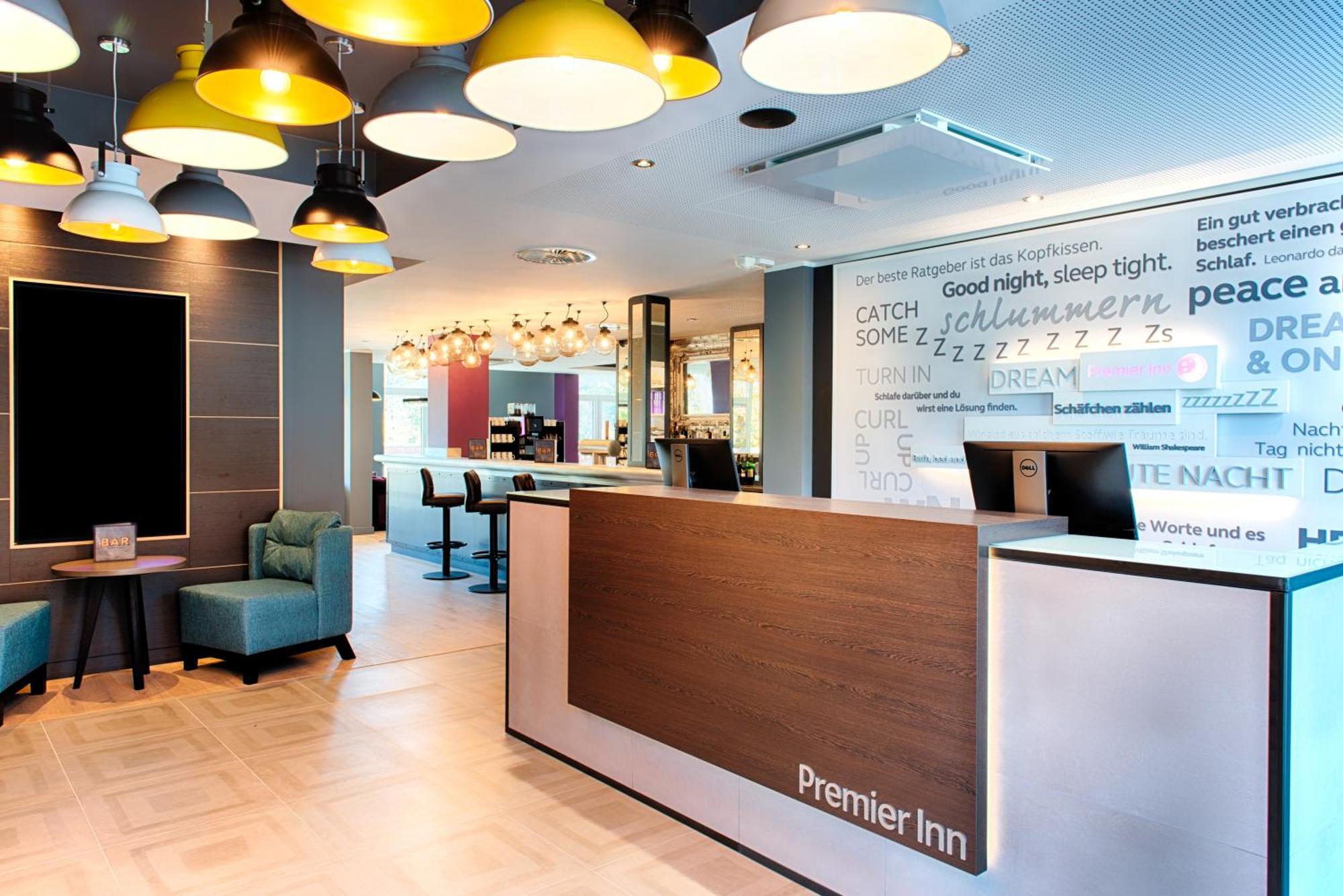 Premier Inn Luebeck City Stadtgraben Bagian luar foto